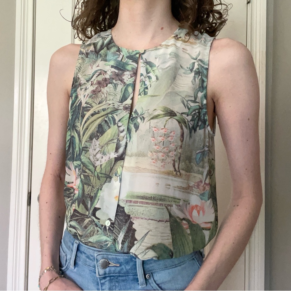 H&M women’s green tropical print sleeveless button up top blouse